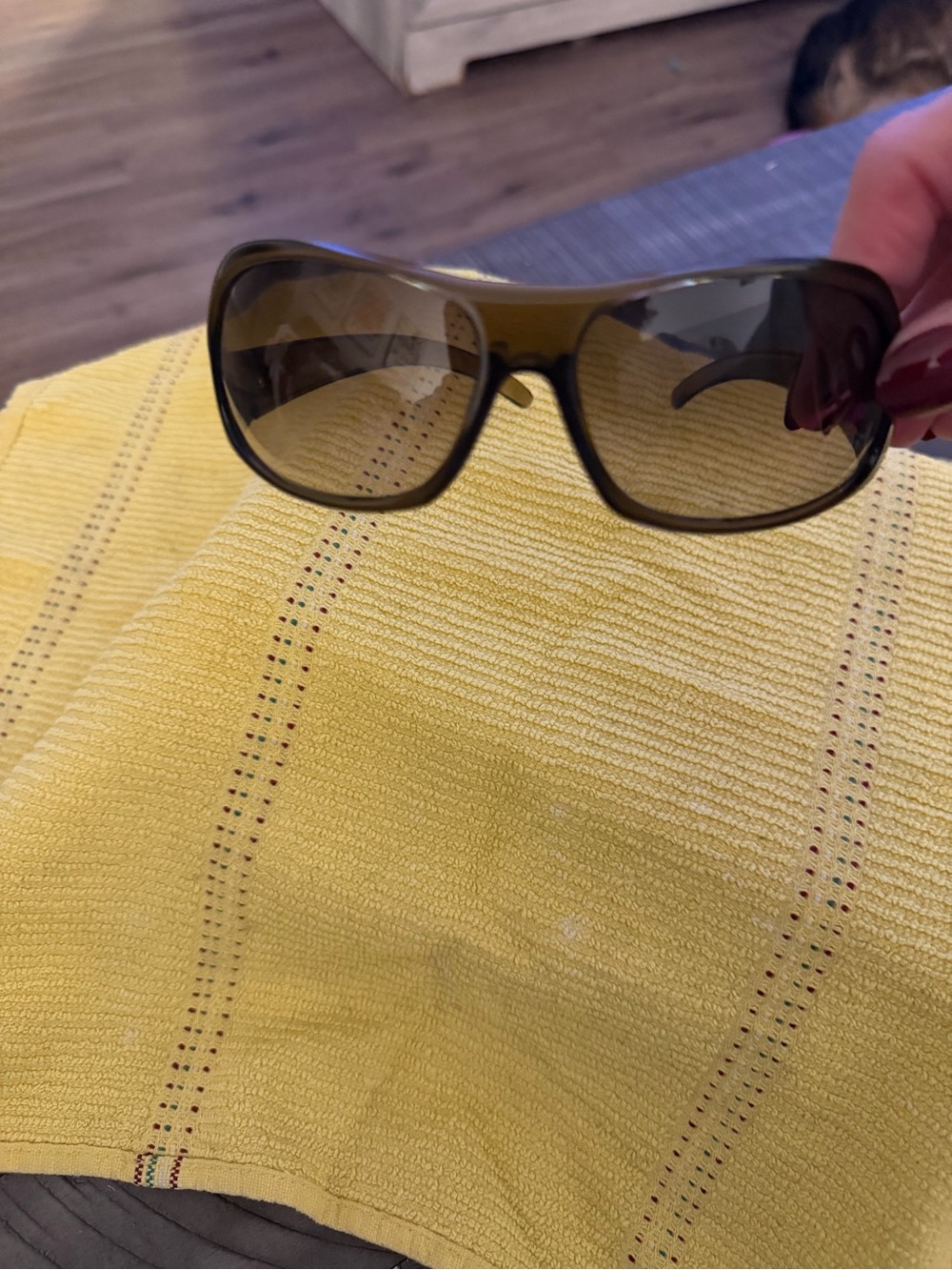 Gucci Olive Brown Wrap-Style Women's Sunglasses